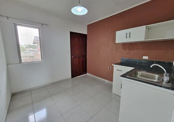 Apartamento nuevo en alquiler con balcón en Barrio Las Acacias, San Pedro Sula.